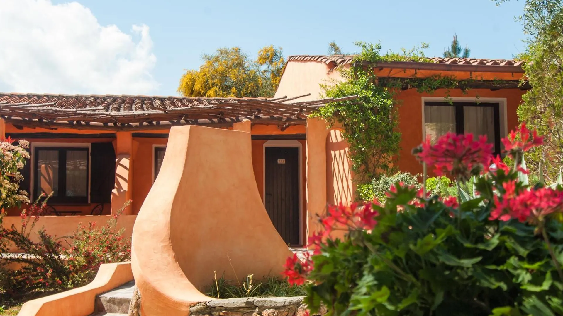 Hotel Ollastu Olbia 4*,